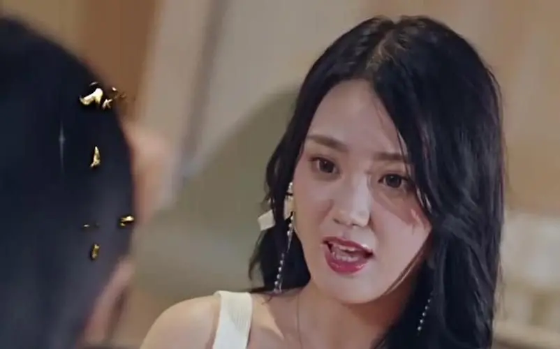 《穆总错爱难收》：霸总虐恋升级！狗血剧情下的真情流露，年度催泪爱情剧不容错过！